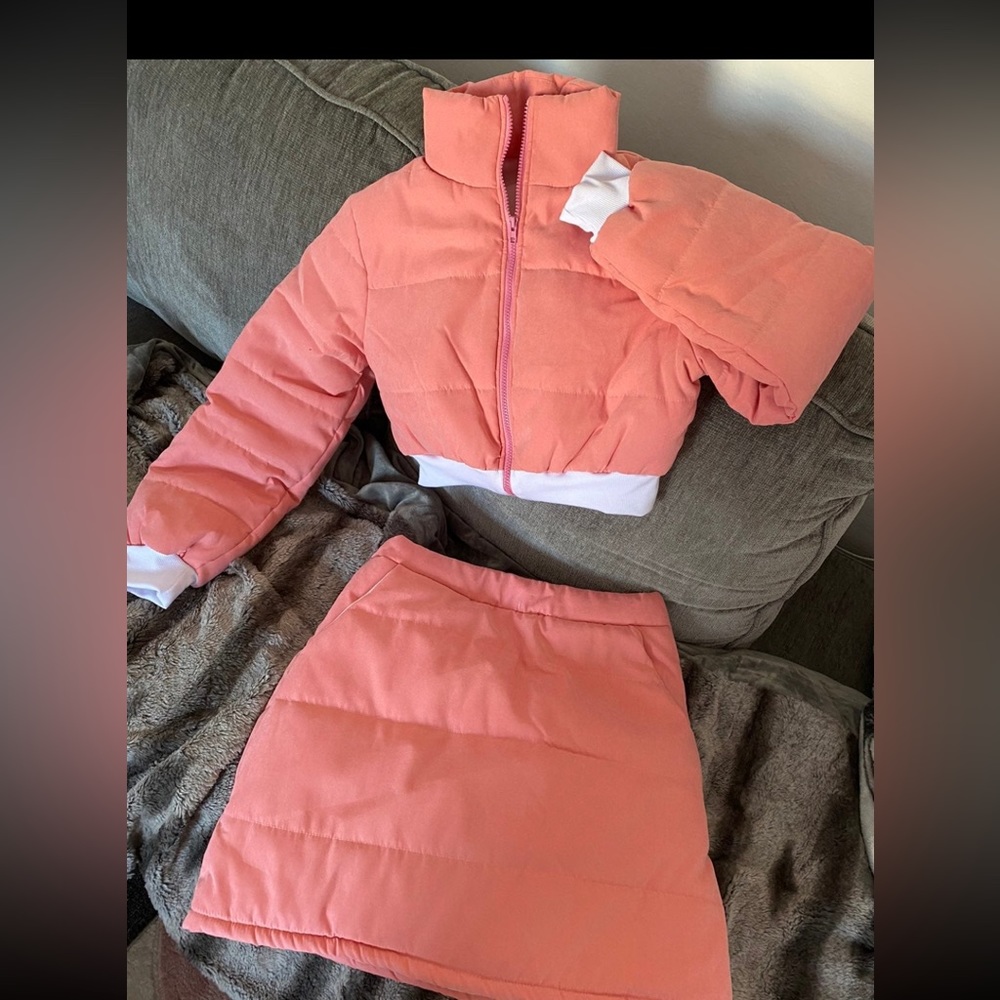 New never worn crop puff style jacket with the mini puff skirt.